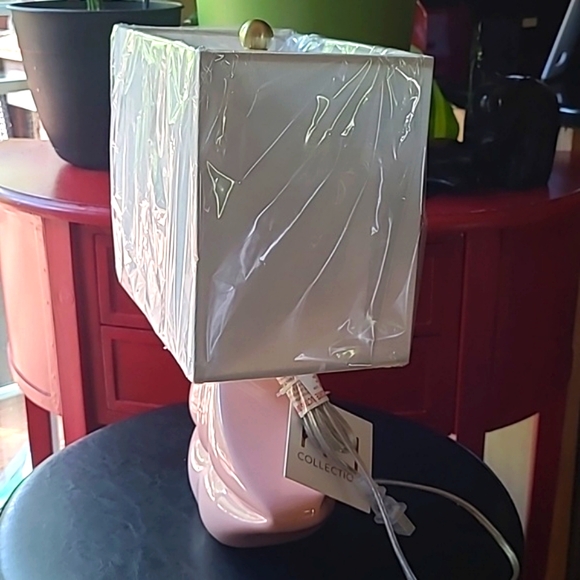 💋Lips Lamp - Picture 3 of 13